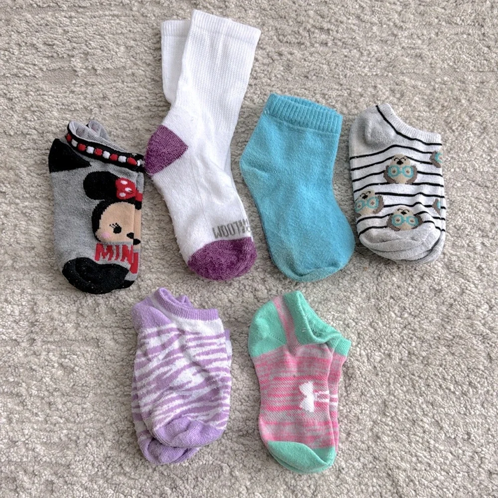 Gently Worn Girl's 6 Pair Disney, NEW Under Armour, & Novelty Socks Size 6